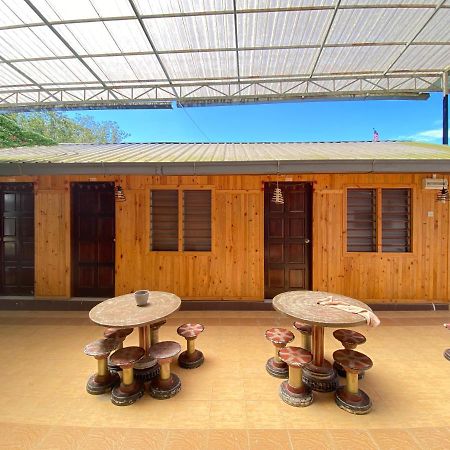 Aiza Homestay Opposite Abang Strawberry Taman Sedia Tanah Rata Bagian luar foto
