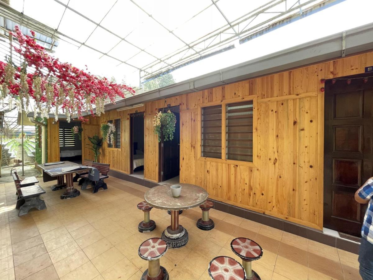 Aiza Homestay Opposite Abang Strawberry Taman Sedia Tanah Rata Bagian luar foto