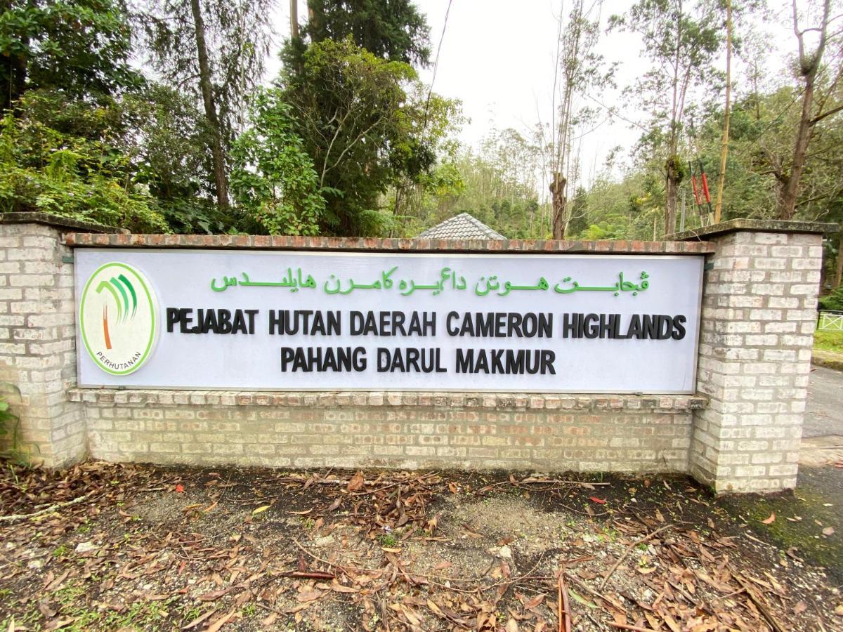 Aiza Homestay Opposite Abang Strawberry Taman Sedia Tanah Rata Bagian luar foto