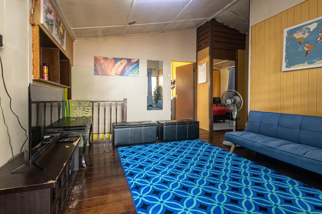 Aiza Homestay Opposite Abang Strawberry Taman Sedia Tanah Rata Bagian luar foto