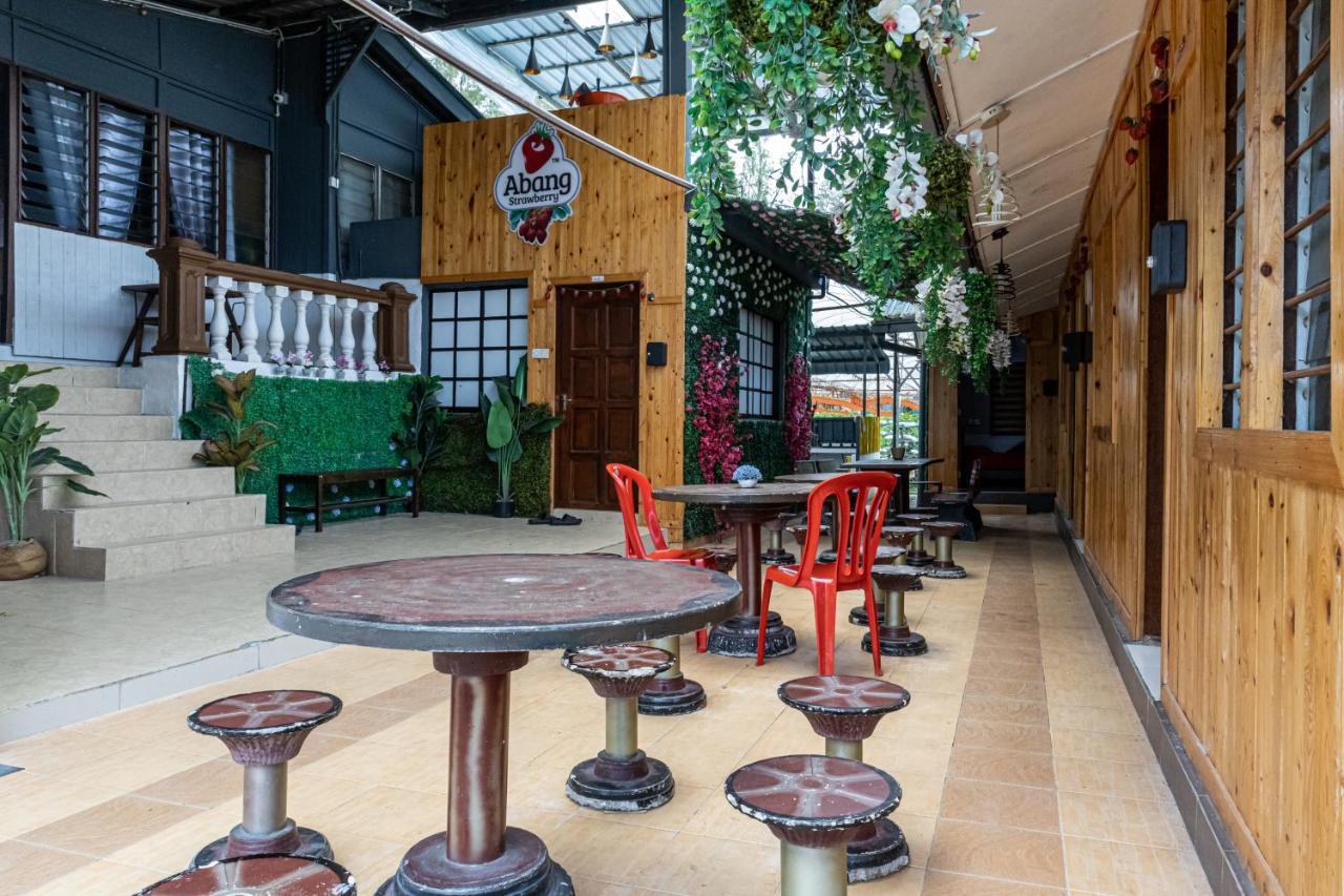 Aiza Homestay Opposite Abang Strawberry Taman Sedia Tanah Rata Bagian luar foto